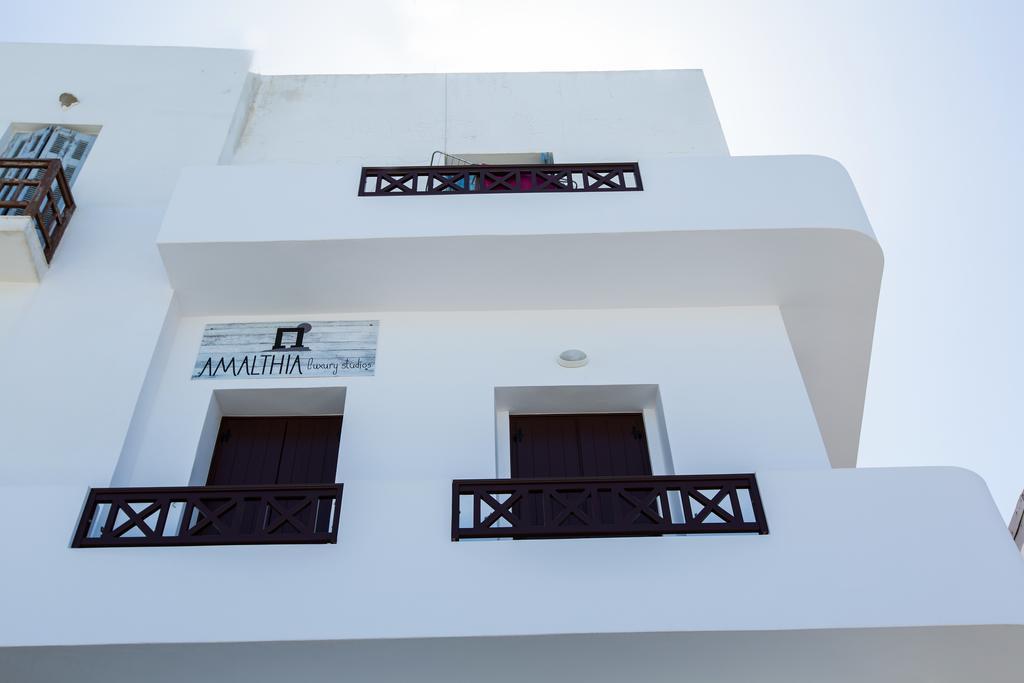 Amalthia Luxury Studios Naxos City Esterno foto